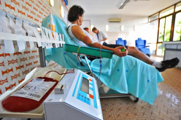 Crollano le donazioni di sangue nel Parmense