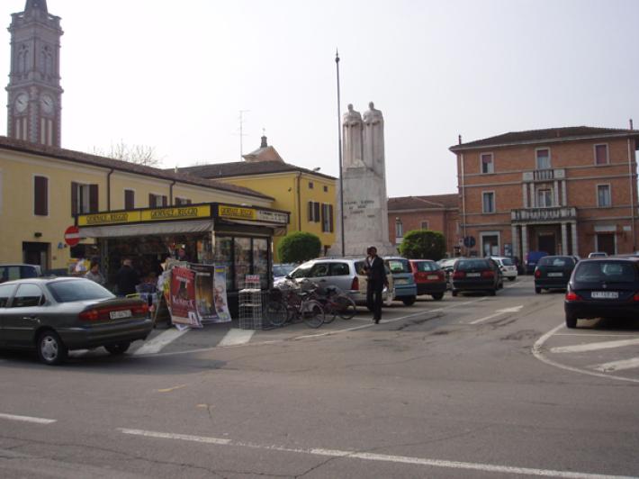 Raid in piazza a Sant'Ilario: rubato il fondo cassa in un bar nella notte 