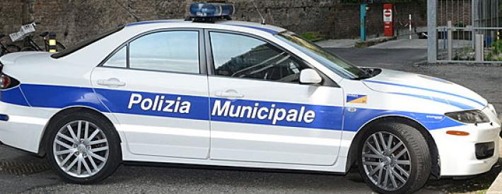 Ciclista travolto da un'auto in viale Mentana: &egrave; ferito piuttosto seriamente