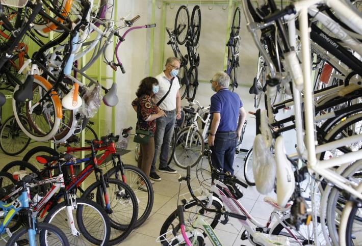 Tutti vogliono la bici nuova: assalto ai negozi grazie al bonus