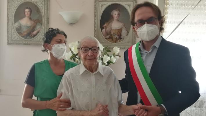 Il secolo d'oro di Mariolina. Prima infermiera, poi medico