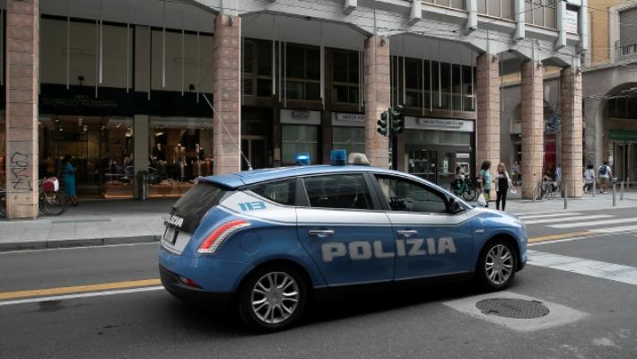 Lite tra muratori: minaccia di dare fuoco al bagno