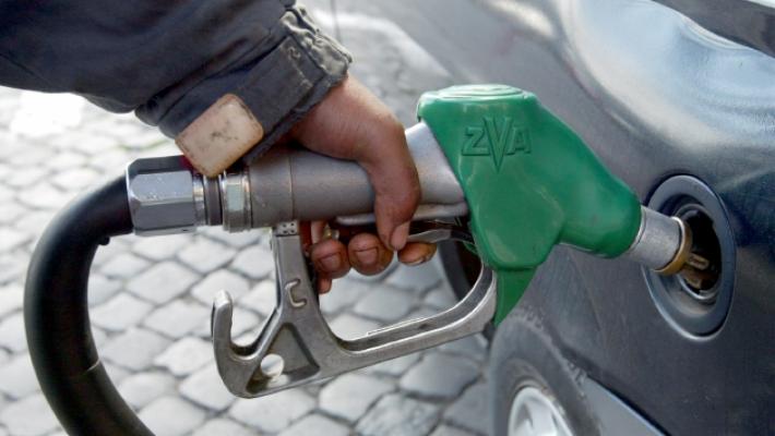 Diesel, nuovi rincari. Il gasolio sorpassa il prezzo della benzina