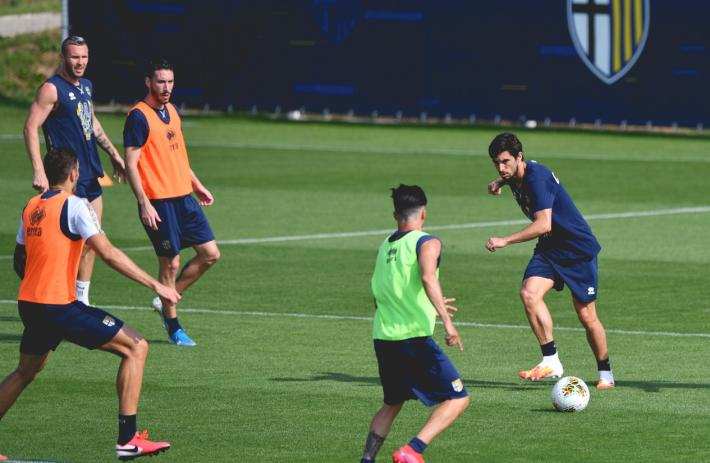 Una rosa di 28 giocatori. E Gervinho inizia oggi ad allenarsi