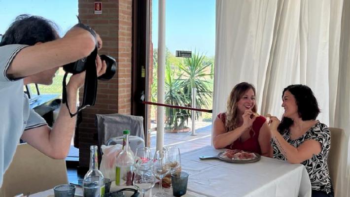 Il calendario di &laquo;Felicit&agrave; Formosa&raquo;: anche la beneficenza pu&ograve; essere curvy