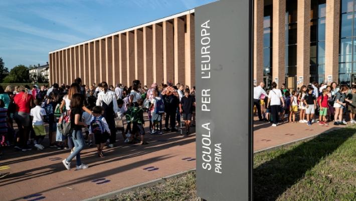 Prima campanella alla Scuola per l'Europa e al Liceo Steam International Olivetti