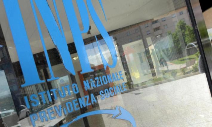 Per la pensione anticipata servono 42 anni e 10 mesi