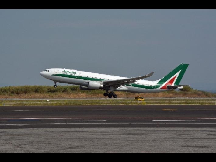 Alitalia: riprende il collegamento diretto Roma-New York