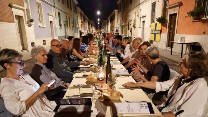 Via della Salute: strada chiusa e tutti a tavola