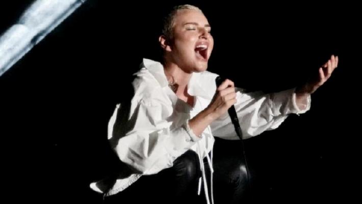 Eros e romanticismo, il nuovo volto di Arisa