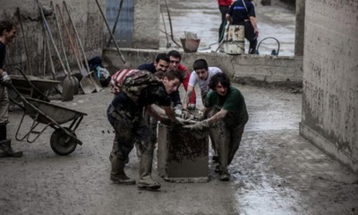 Una lettera per gli "Angeli del fango"