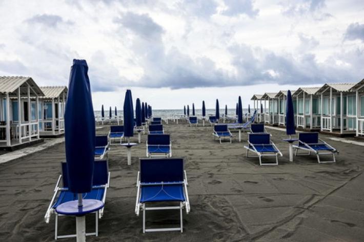 Coronavirus, dall'Iss le linee guida per le spiagge
