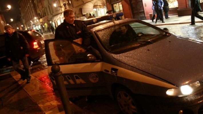 Rapinato dalla banda degli abbracci