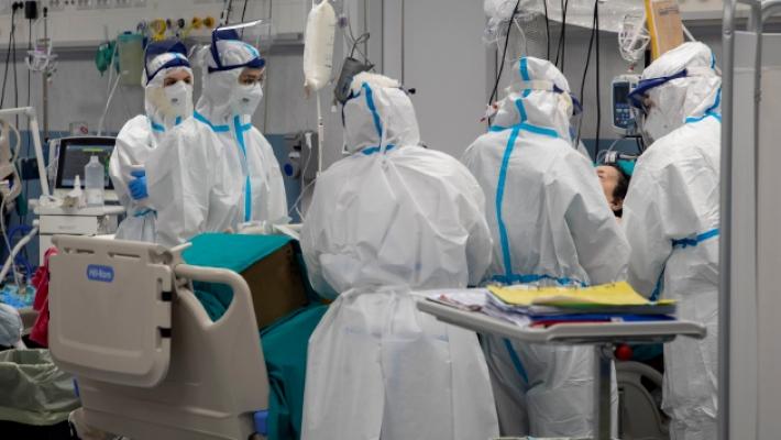 Covid, ancora poche quarte dosi: mancano all'appello 100 mila over 60