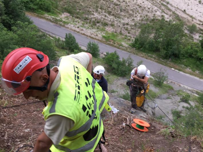Massi pericolanti: entrano in azione Danilo Coppe e il suo staff