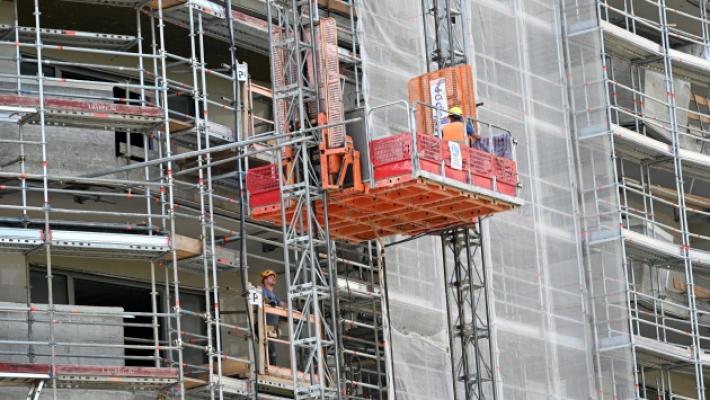 Alloggi Erp, &laquo;interventi dimezzati per colpa di burocrazia e rincari&raquo;