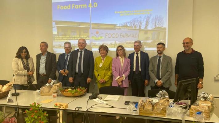 Un mini caseificio per produrre caciotte e diventare casari. Ieri la visita al laboratorio di Fraore dell'assessore regionale Colla