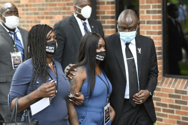 Caso Floyd, Minneapolis smantella dipartimento di polizia  Biden incontrer&agrave; oggi la famiglia