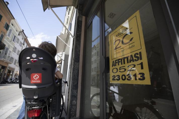 Commercio in crisi: oltre venti negozi chiusi