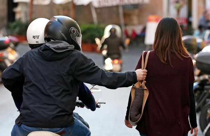 Firenze, strappano  un Patek Philippe da 150mila euro  dal polso del fondatore del sito LuisaViaRoma