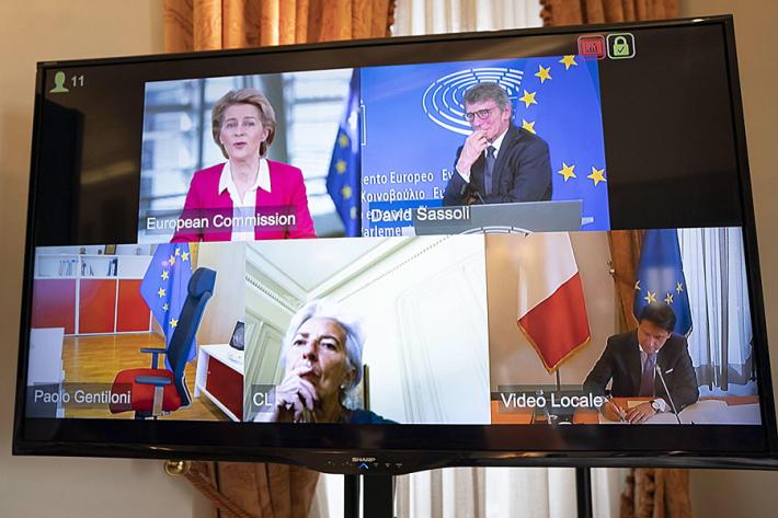 Von Der Leyen-Sassoli-Michel: "Dalla Ue  una svolta storica"