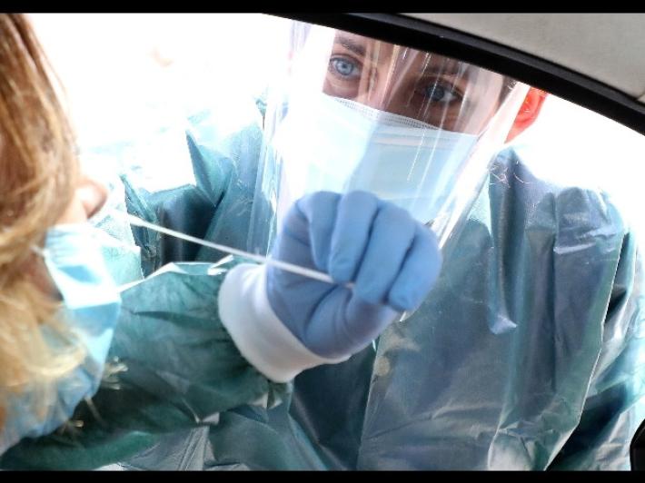  338 positivi (244 in Lombardia) e 44 morti, 1.505 guariti, zero casi in 8 Regioni. Il 21 la Spagna apre i confini all'Ue