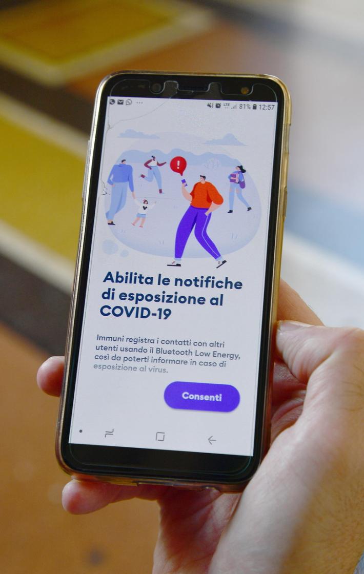 Immuni, l'app che divide i pareri e anche le famiglie