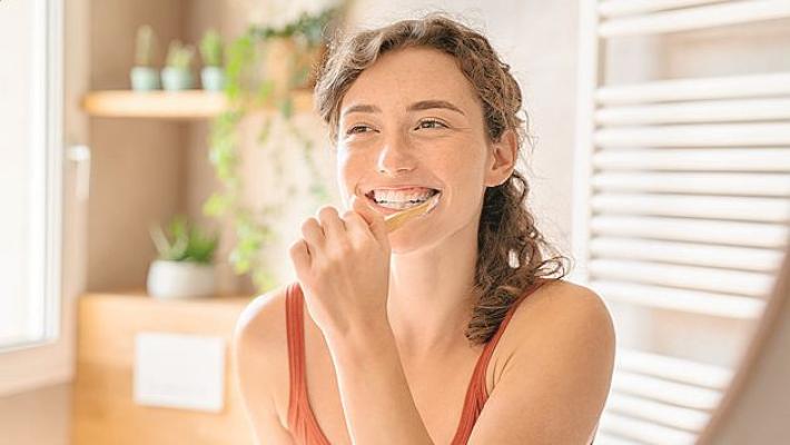 Vuoi un cervello attivo e in forma? Cura di pi&ugrave; i denti e le gengive