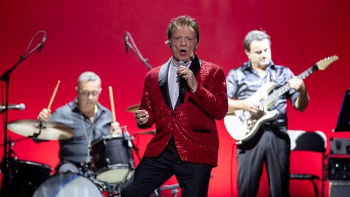 Massimo Ranieri trionfa al Regio