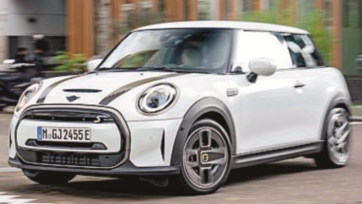 &Egrave; sempre la mitica Mini. Ma Electric