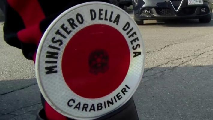 Spar&ograve; alla moglie davanti ai carabinieri, condannato a 14 anni con rito abbreviato