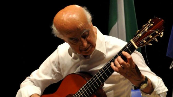 Addio a Tagliavini. fu il primo chitarrista a suonare alla Scala