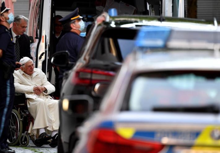 'Suggestione' Germania, Ratzinger non torna in Vaticano