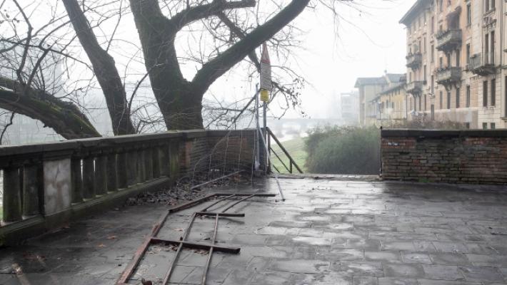 I vandali tornano a colpire tra parco Ducale e torrione visconteo