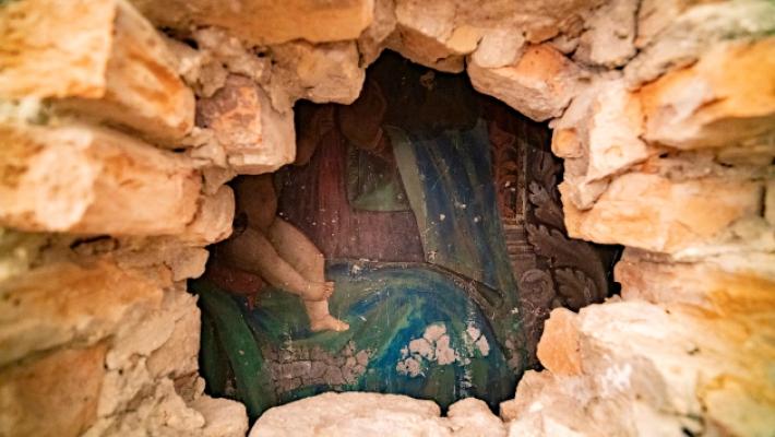 Madonna &laquo;ritrovata&raquo;, il giallo dei due autori dell'affresco