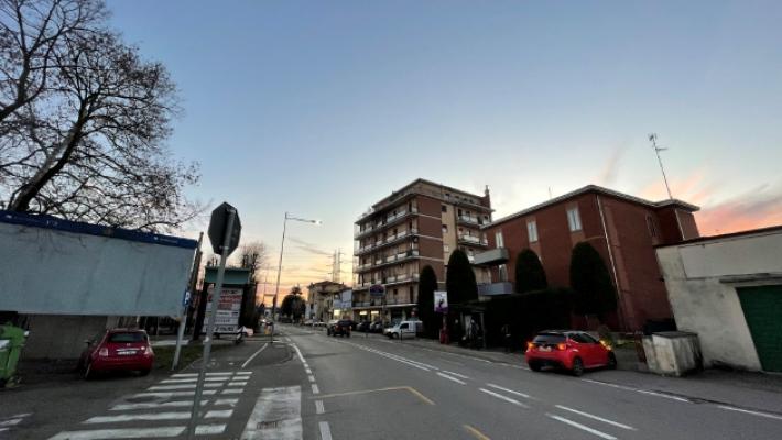 Donna mette in fuga due baby rapinatori