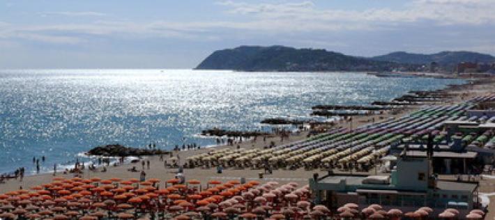 Perseguita l'ex compagna, 24enne reggiano arrestato in Riviera