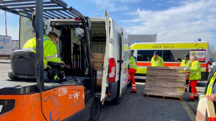 Spedite in Turchia case prefabbricate e culle per neonati