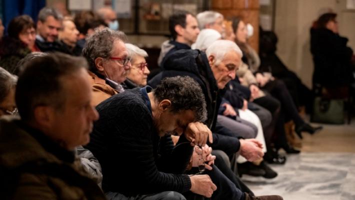 &laquo;Non dimenticare quelle 70 bare&raquo;. Il monito lanciato alla veglia per le vittime del naufragio di Cutro