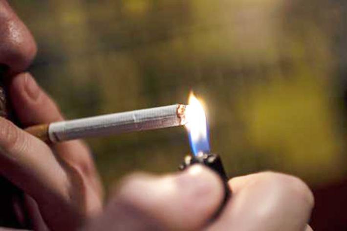 Melbourne, un focolaio nato da uno scambio di accendino. Si pensa al lockdown  