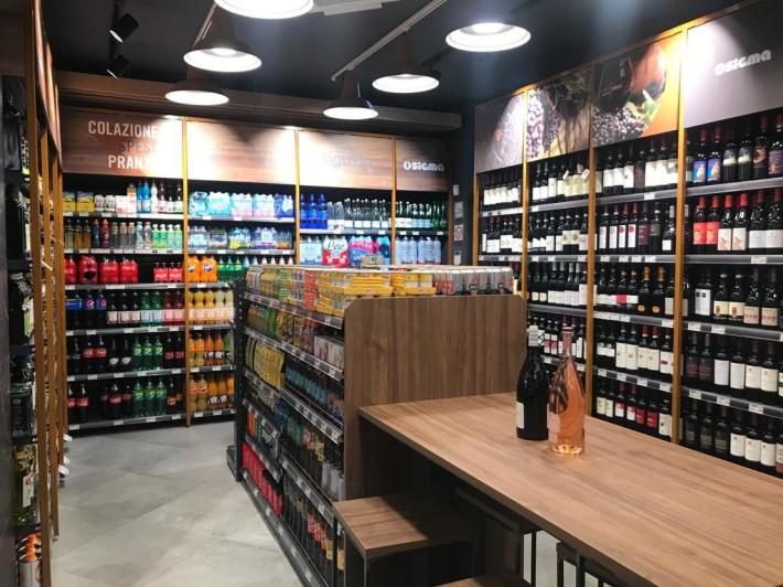 A milano l'aperitivo adesso si fa anche al supermercato