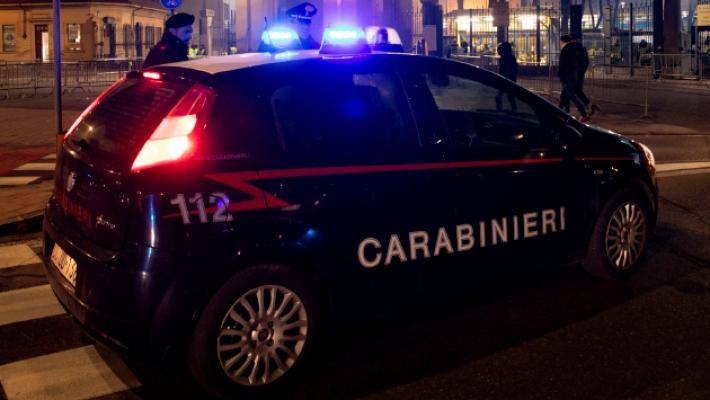 Festa per i 18 anni con prostituta sequestrata