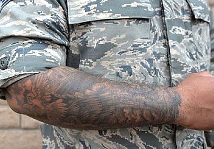 Tatuaggi sulle braccia,  il Tar annulla la sanzione per un carabiniere