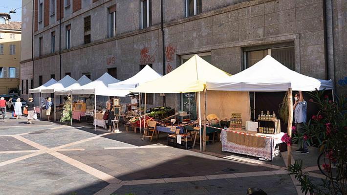 &ldquo;Mercatiamo&rdquo;: il ritorno dei produttori in piazzale San Bartolomeo - Foto