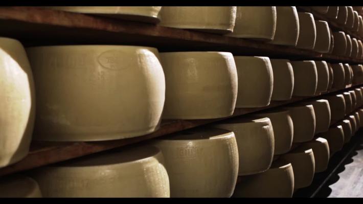 Spot Parmigiano Reggiano 'sfrutta lavoro', cambiera'