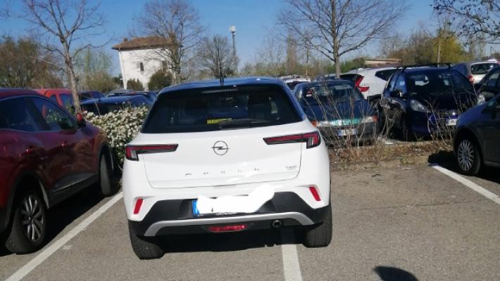 &laquo;Basta parcheggi selvaggi&raquo;. Proteste all'ospedale di Fidenza