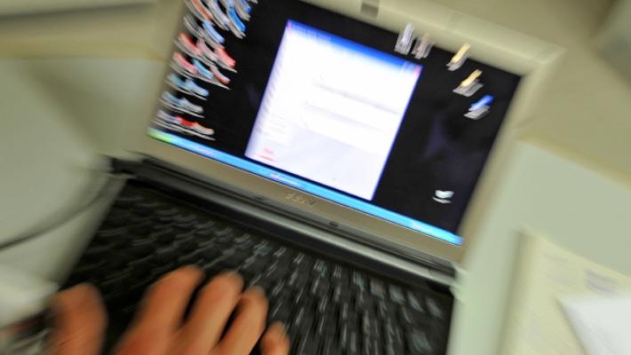 Prima la passione, poi l'escort diventa una stalker. E scatta la condanna