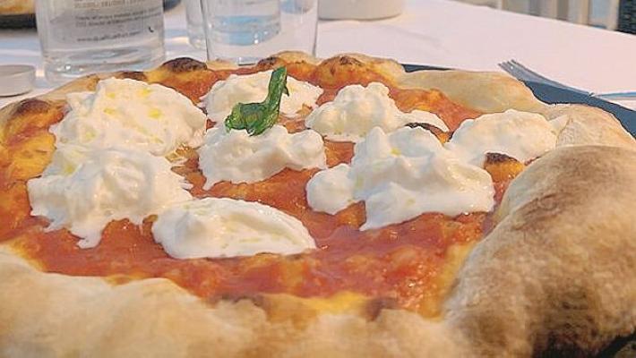 La zagara . Pizze gastronomiche su una terrazza: sapori e panorama