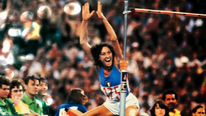 Sara Simeoni, i 70 anni della regina che chiese di saltare a modo suo