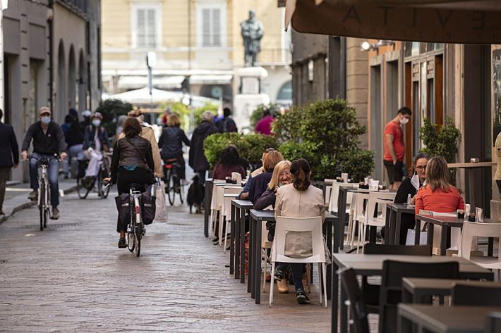 Vendite in recupero: + 24,3% a maggio,-10,5% nell'anno